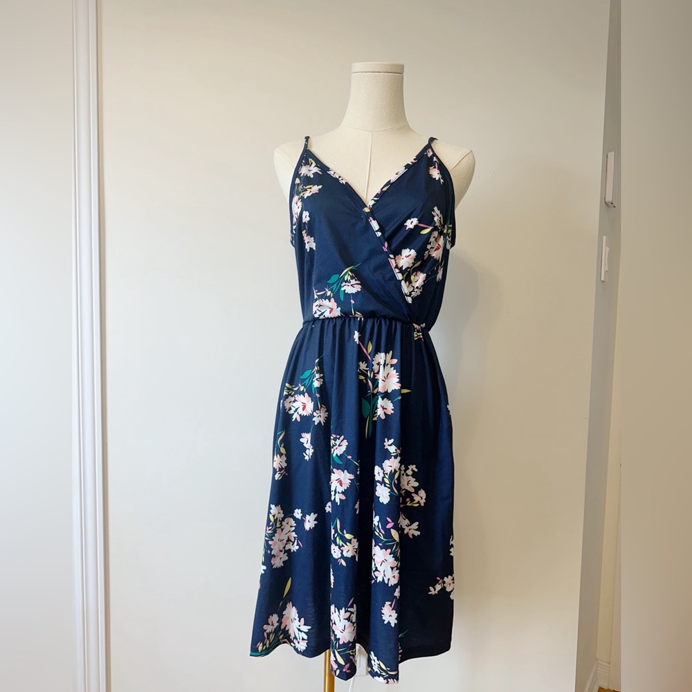 Women Summer floral mini dress v neck navy size medium
